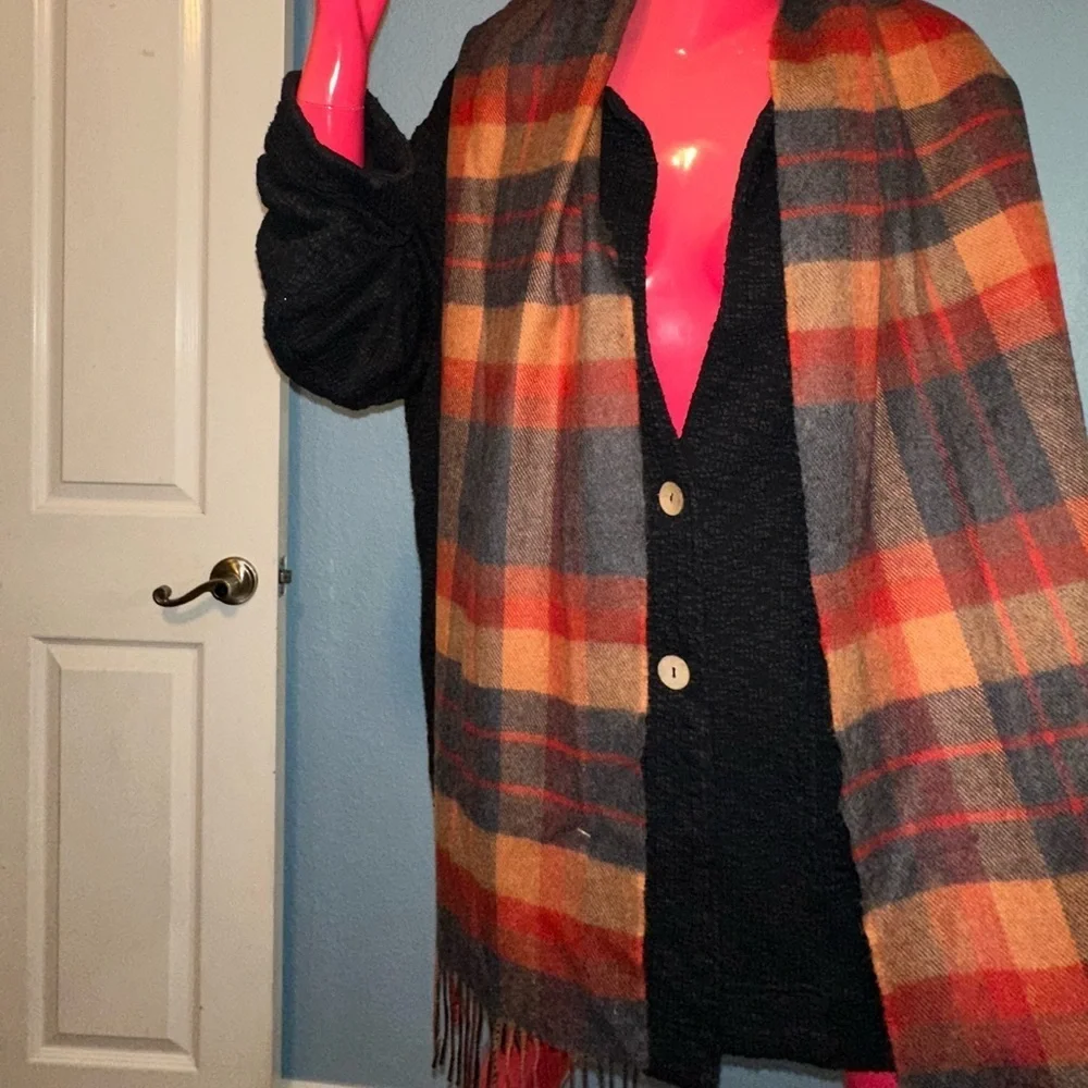JOHN HANLY 100% Extra Fine Merino Wool Scarf
